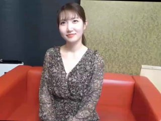 V888AV【潜入风俗店】短发美女技师，摸摸搞搞，再到会所熟女技师半套服务，柔软大奶乳交，毒龙转