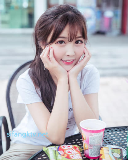 【2023_08_27】Inviting_my_top_fan_on_broadcasting_1st_lucky_draw_=.m4v